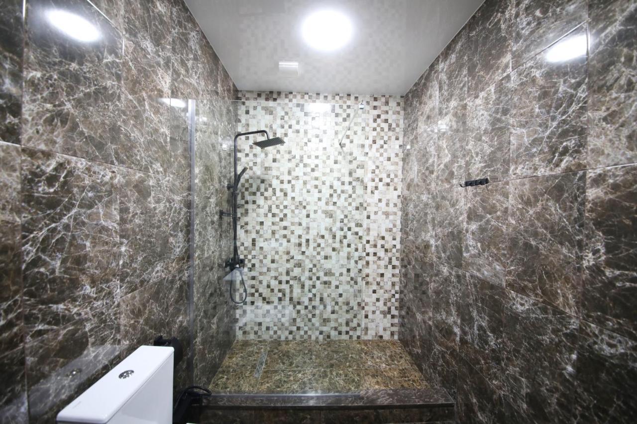 Hotel Panoramic Кутаїсі Екстер'єр фото